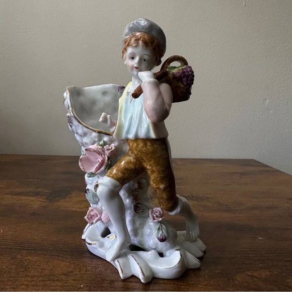 Porcelain Figurine with Floral Details - Picture 3 of 3